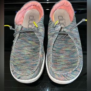 Women’s Hey Dudes Size 7